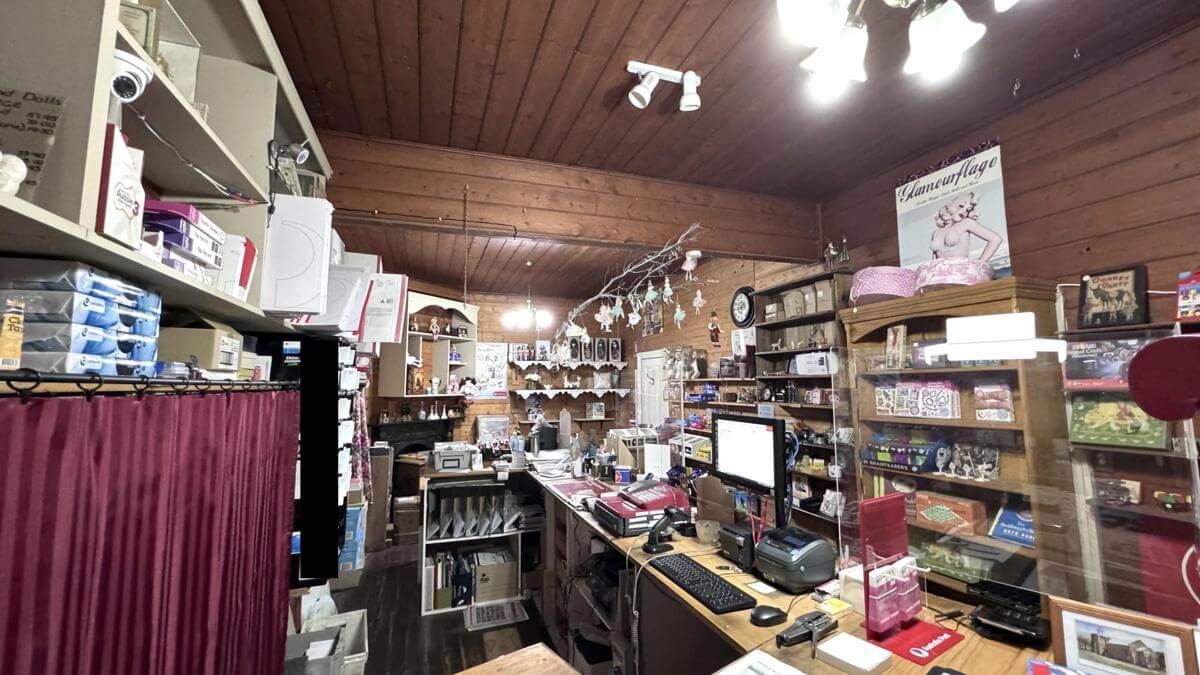 UNDER CONTRACT FREEHOLD AUS POST TASMANIA