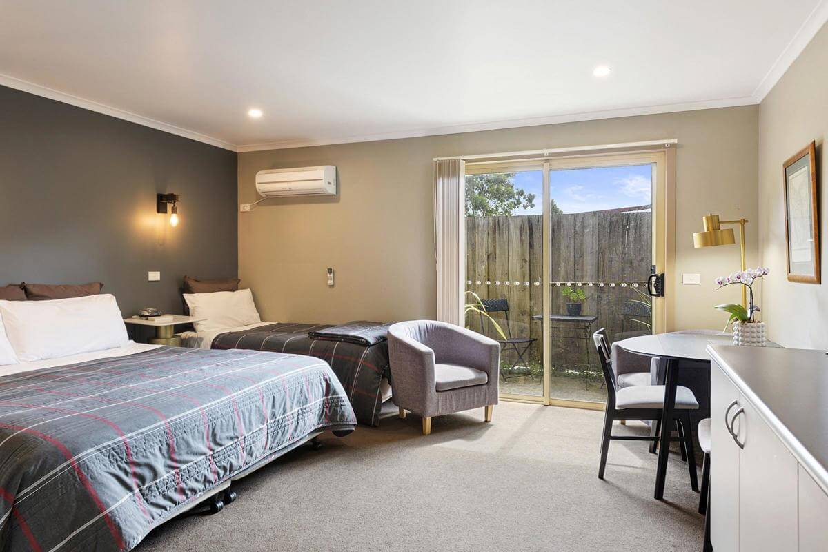 Adj Net Profit>$243K 13 Rooms Freehold Motel Strahan Tasmania 70% Occupancy