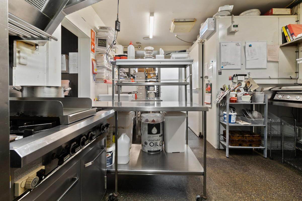 WOW Award Winning Fully Licensed Highly Profitable Not An Average Cafe Weekly T/O $14,000+ High Net