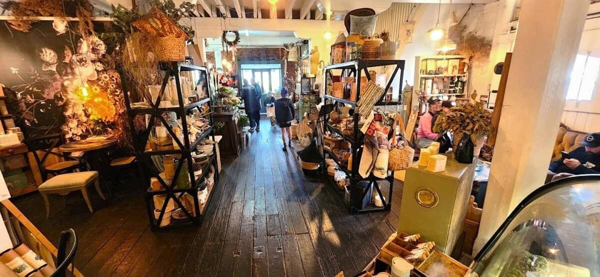 Highly Successful Blooming Deloraine Floristry  High Turn over O/O $75,000+SAV