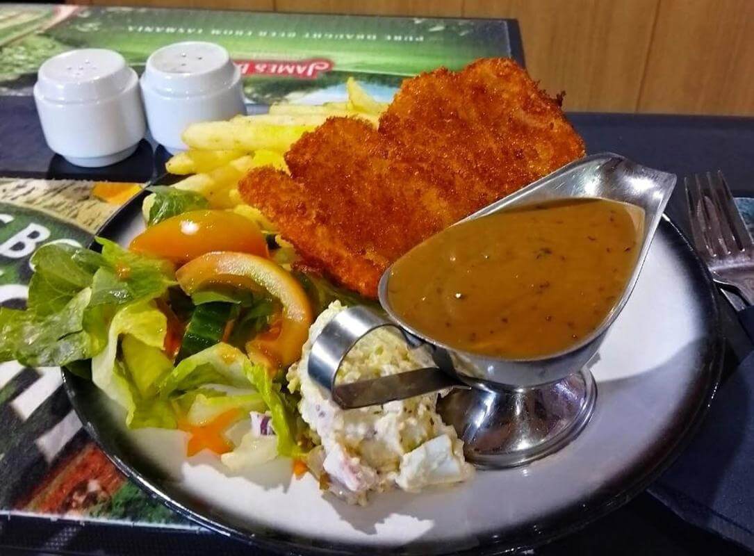 Best Value  Tasmanian Hotel All Revenue Streams , Excellent Presentation FHGC 0/0 $895,000 +sav