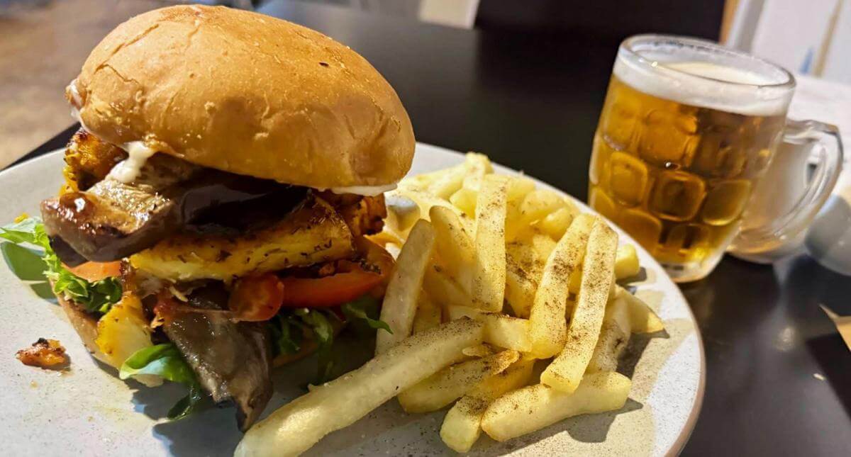 St Marys Hotel Iconic Landmark Leasehold Hotel, only $200,000+sav T/O approx $1.4m