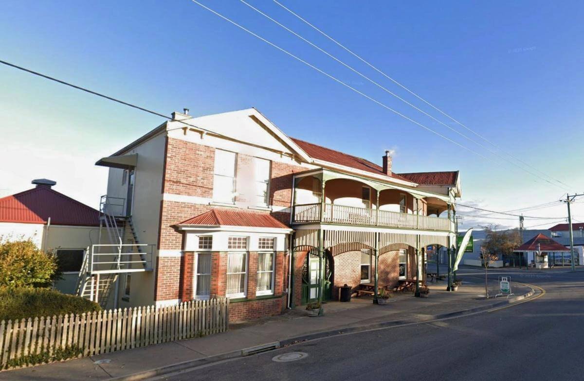 St Marys Hotel Iconic Landmark Leasehold Hotel, only $200,000+sav T/O approx $1.4m