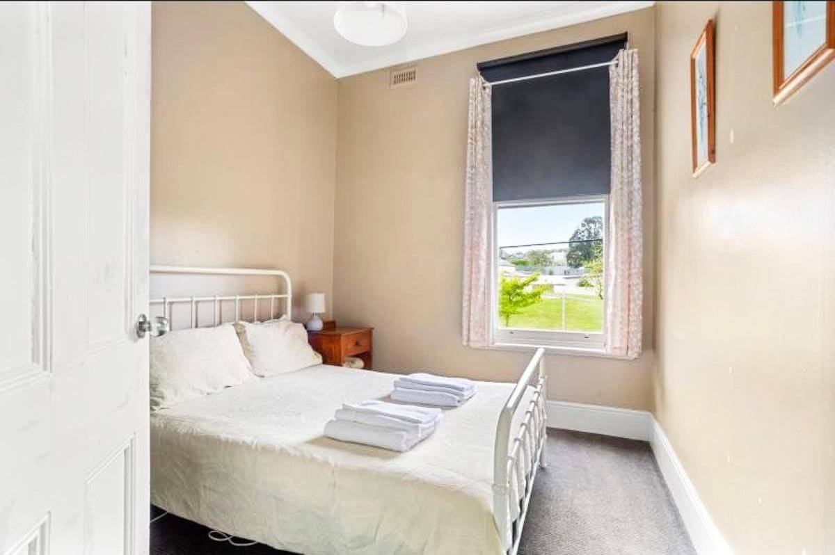 St Marys Hotel Iconic Landmark Leasehold Hotel, only $200,000+sav T/O approx $1.4m