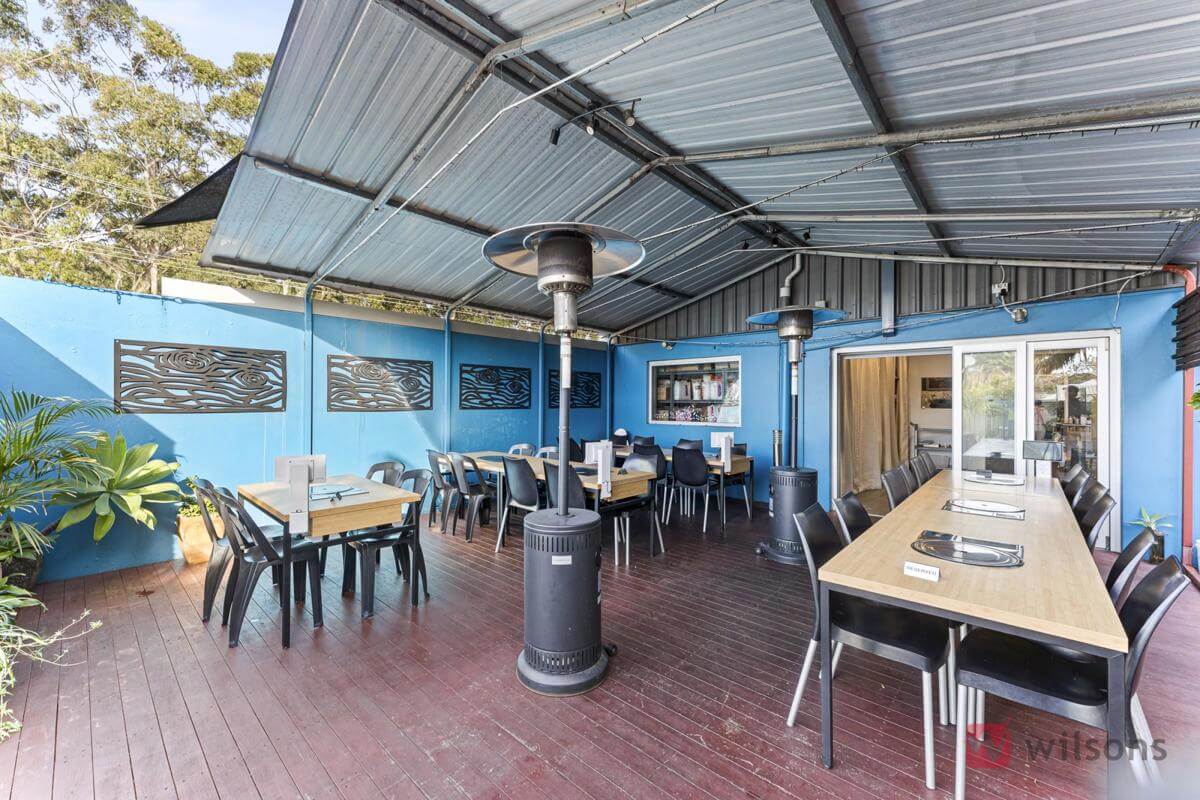 Fried chicken and Beer - licensed Korean style restaurant - perfect main road location