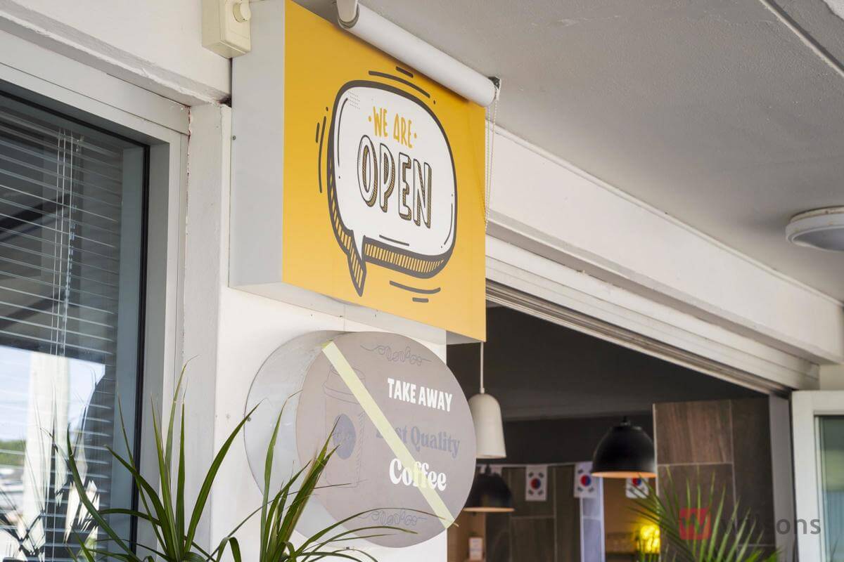 Fried chicken and Beer - licensed Korean style restaurant - perfect main road location