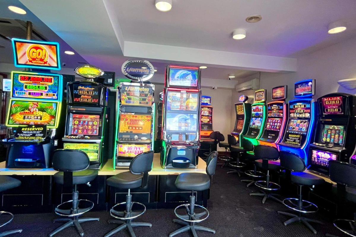 L/hold Beauty Point Waterfront Hotel Glorious River Views 20 Pokies All Income Streams