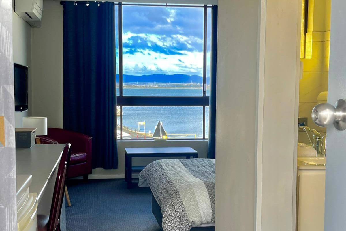 L/hold Beauty Point Waterfront Hotel Glorious River Views 20 Pokies All Income Streams