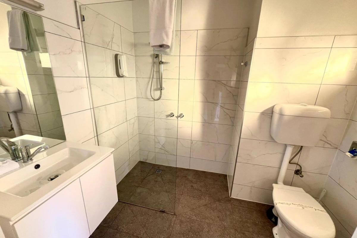 L/hold Beauty Point Waterfront Hotel Glorious River Views 20 Pokies All Income Streams