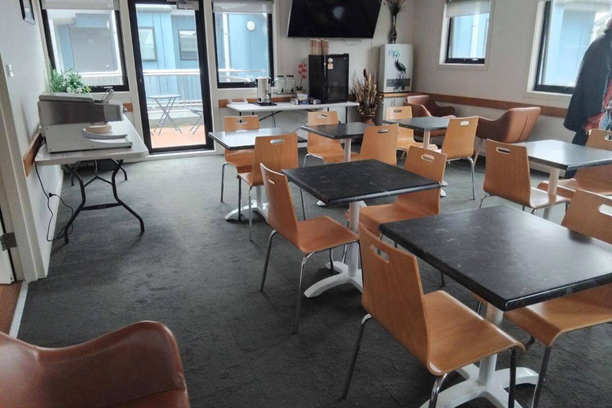 No Ingoing, Modern Stylish Sophisticated Water Views Wild Rivers Escape Restaurant