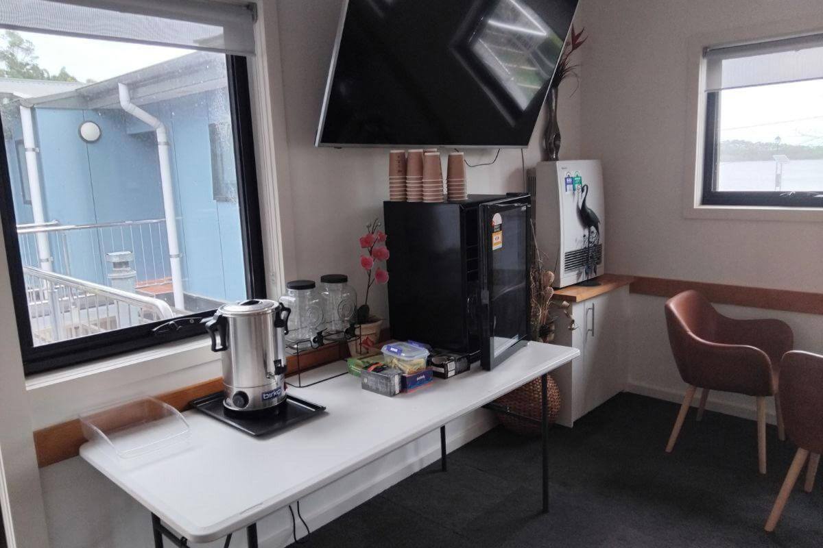 No Ingoing, Modern Stylish Sophisticated Water Views Wild Rivers Escape Restaurant