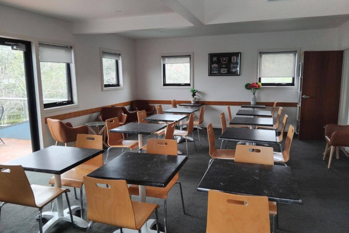 No Ingoing, Modern Stylish Sophisticated Water Views Wild Rivers Escape Restaurant