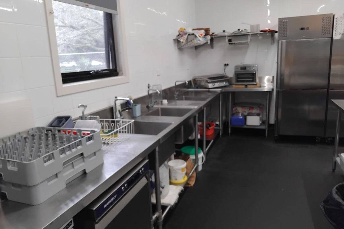 No Ingoing, Modern Stylish Sophisticated Water Views Wild Rivers Escape Restaurant