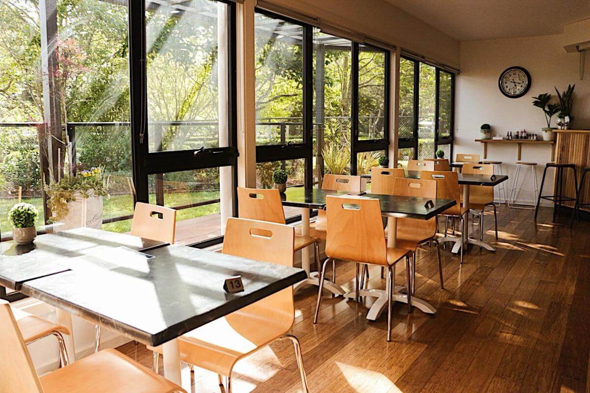 No Ingoing, Modern Stylish Sophisticated Water Views Wild Rivers Escape Restaurant