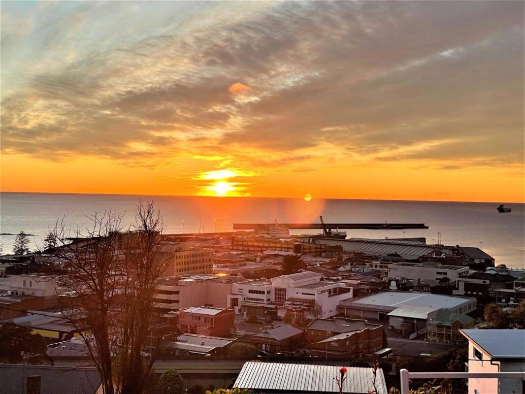 Versatile DA Approved A Rare Coastal Jewel with Panoramic Views over Bass Strait