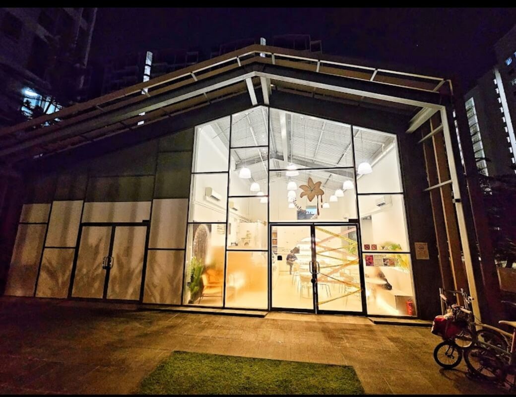 (暂停)Waffles & Ice Cream Cafe For Takeover Tampines