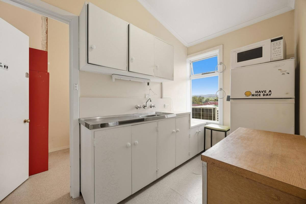 Prime Location Residence with Income or 3 BnB lets (stca) or Health Professional Rooms