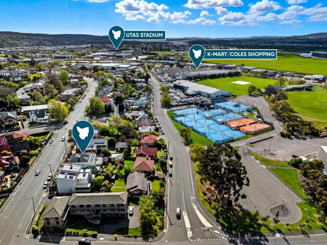 Prime Location Residence with Income or 3 BnB lets (stca) or Health Professional Rooms