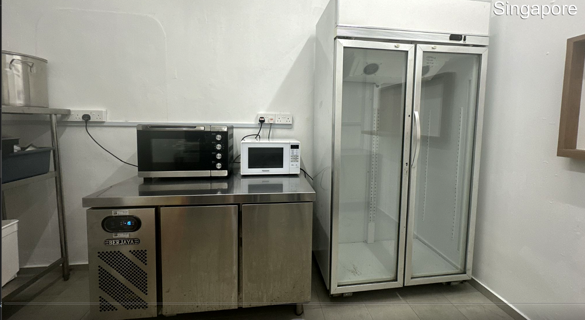 Start Your Cafe Business Instantly - Kovan/Hougang Area, Fully Renovated And Equipment - Perfect !!