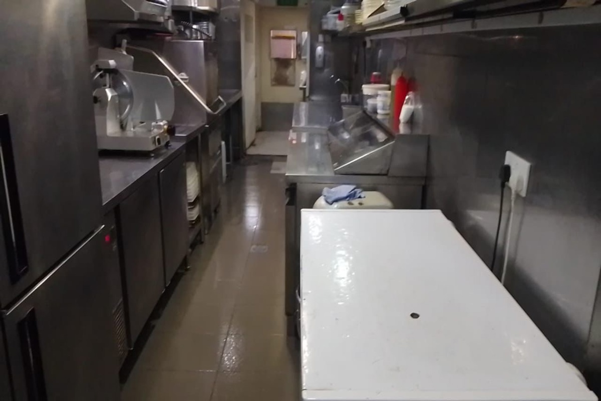 Fully equipped restaurant for take over 