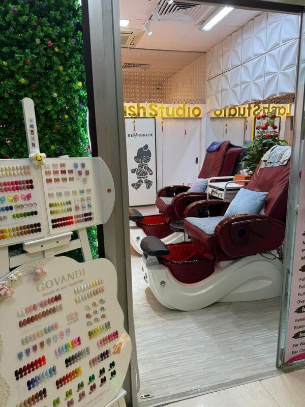 First Floor Shopping Mall Unit In High Footfall Orchard Road