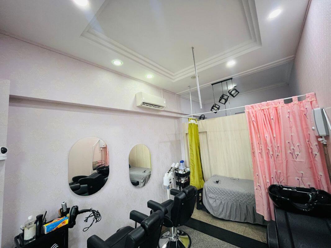 Selling Indian Beauty Palour At Yishun