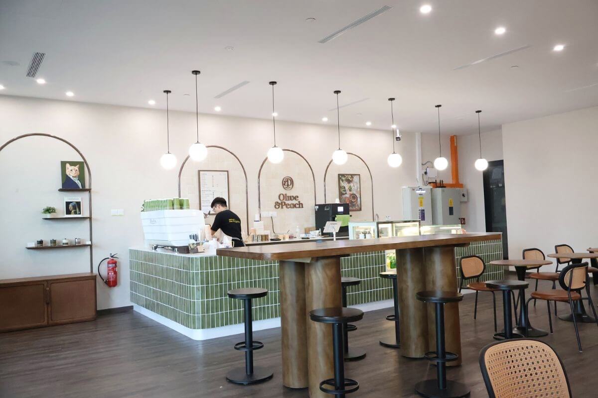 Prime Location Fully-Fitted 1,200Sqft Cafe With Wide Frontage And High Foot Traffic