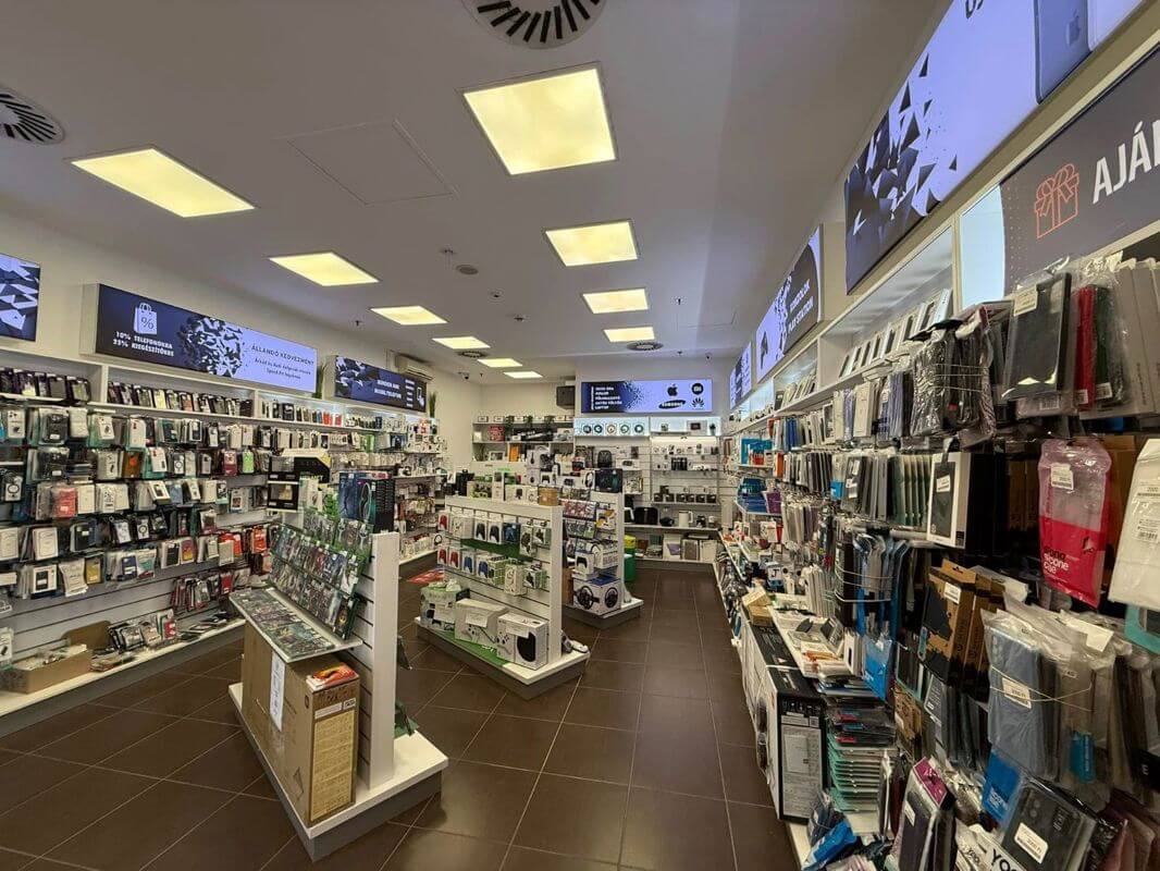 Eladó Bejáratott Mobilkereskedés – Győr Árkád (Kiemelt Lokáció!)