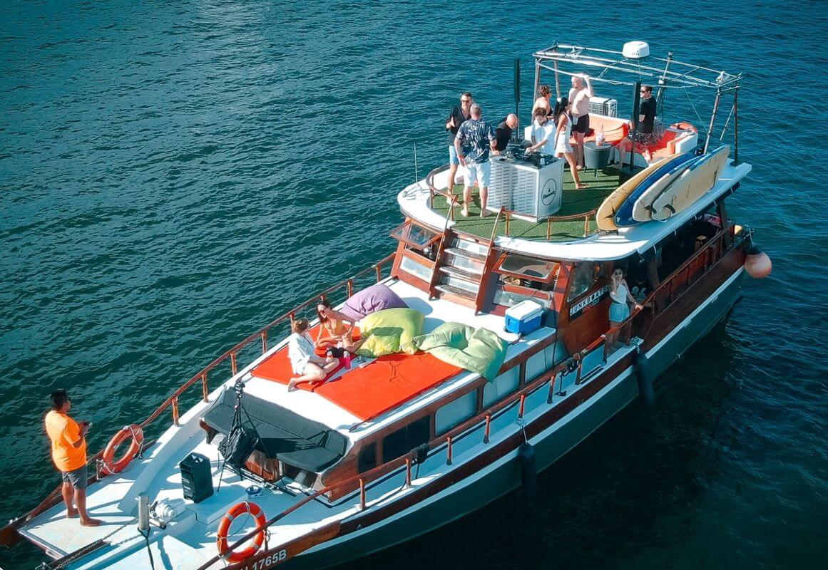 For Sale: Turn-Key Lifestyle Brand Boat Charter & Experiences Business