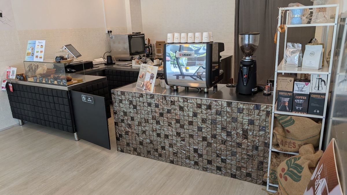 Cafe In The Neighborhood