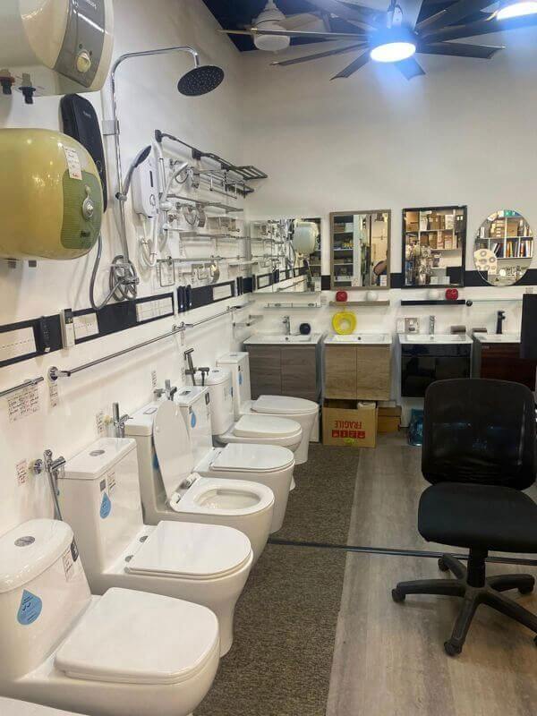 Lighting , Bathroom & Kitchenware Biz For Takeover , 经营12年多灯饰，厨具，卫浴用品店出让