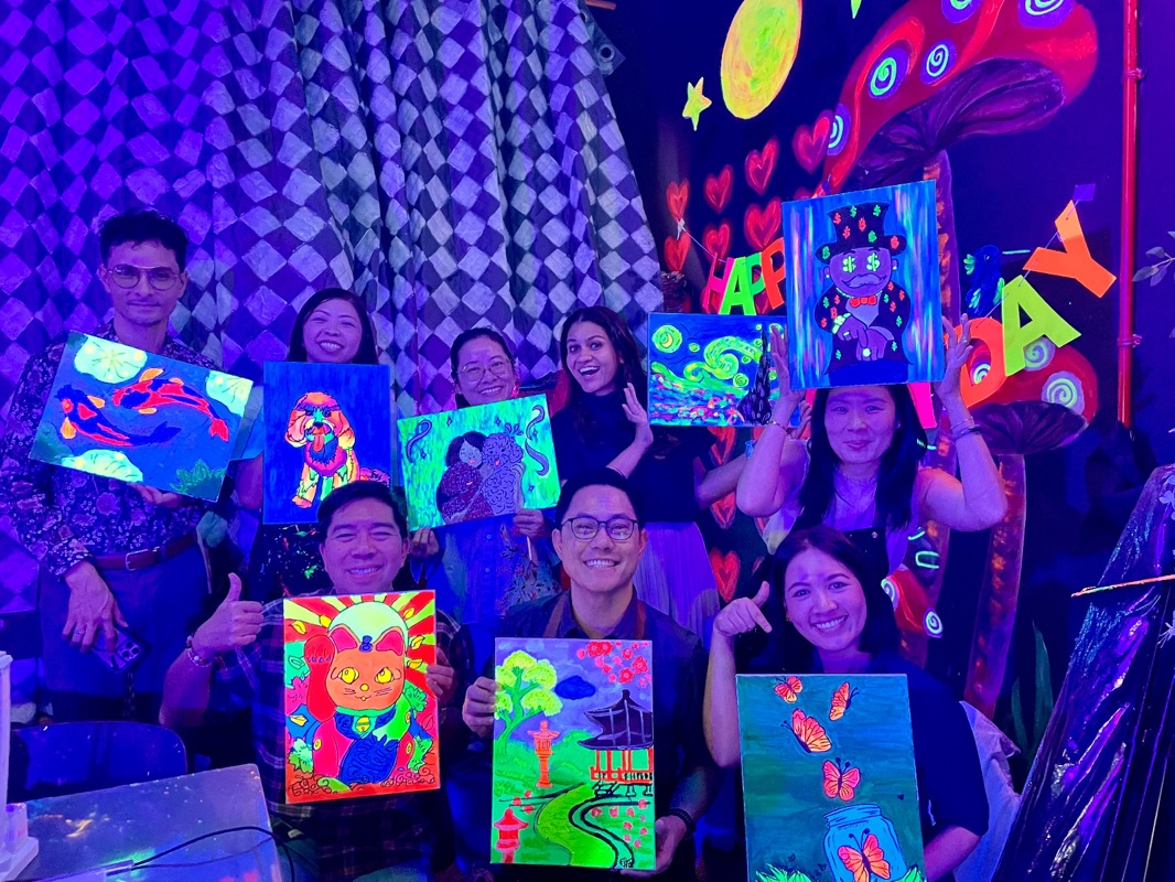 Premium Neon Experiential Studio For Children’s Events, Parties & Corporate Team Bonding