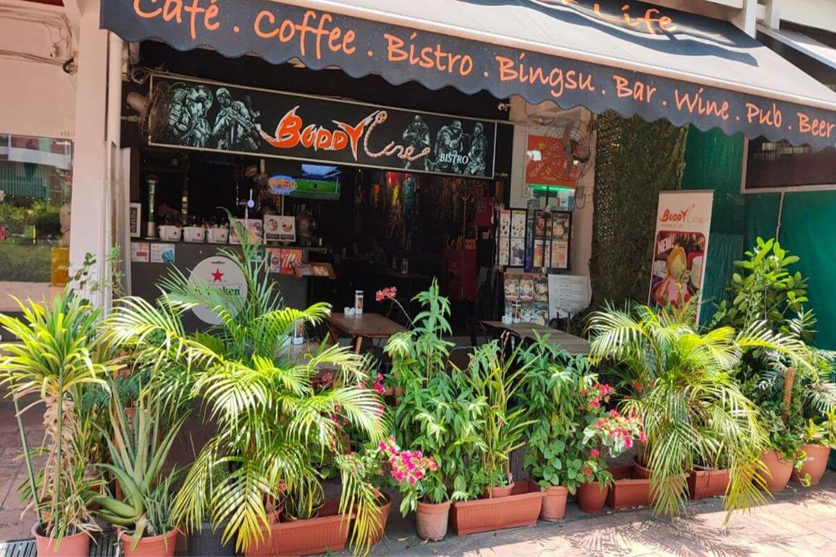 Cafe For Immediate Takeover In Changi Village. 樟宜村店面招租，零顶让费！非常适合榴莲、冰淇淋、甜点咖啡店。