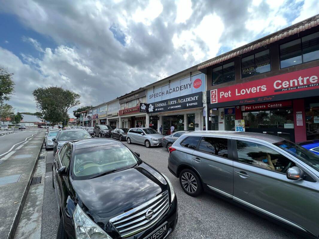 Good F&B Shophouse Frontage At Serangoon Garden.