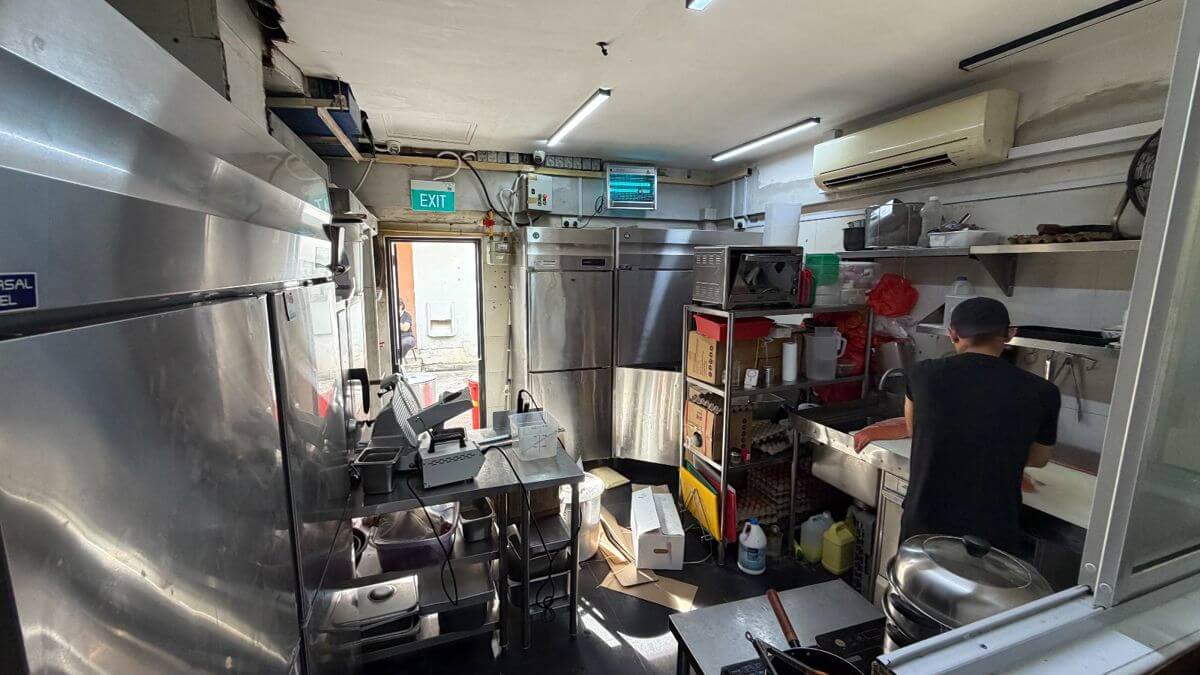 Good F&B Shophouse Frontage At Serangoon Garden.