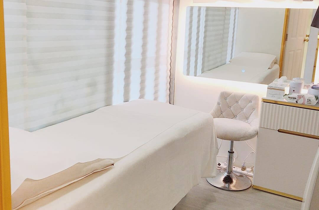 Business Beauty Salon Shop For Take Over Only 20K