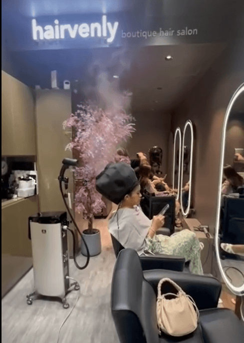 Nicely Renovated & Fully Equipped Hair Salon With 4-5 Seaters For Takeover At Only $19K
