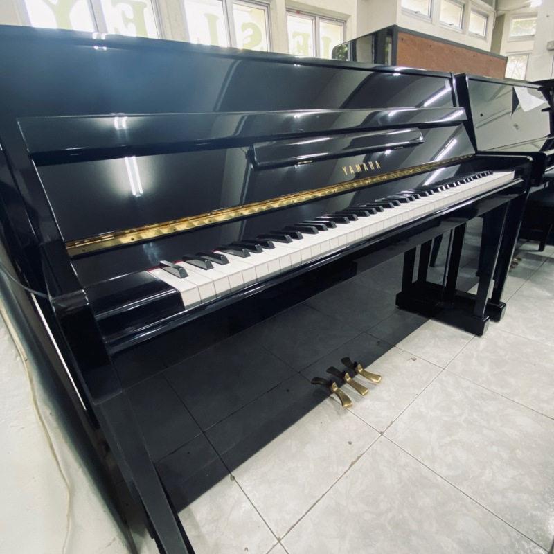Take Over A Running Piano Business In Singapore