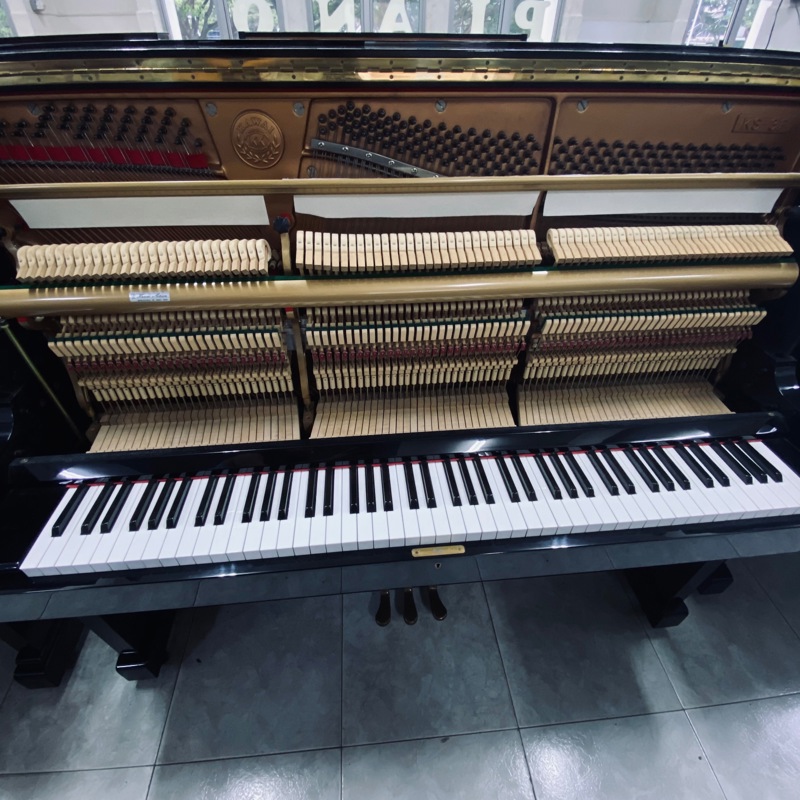 Take Over A Running Piano Business In Singapore