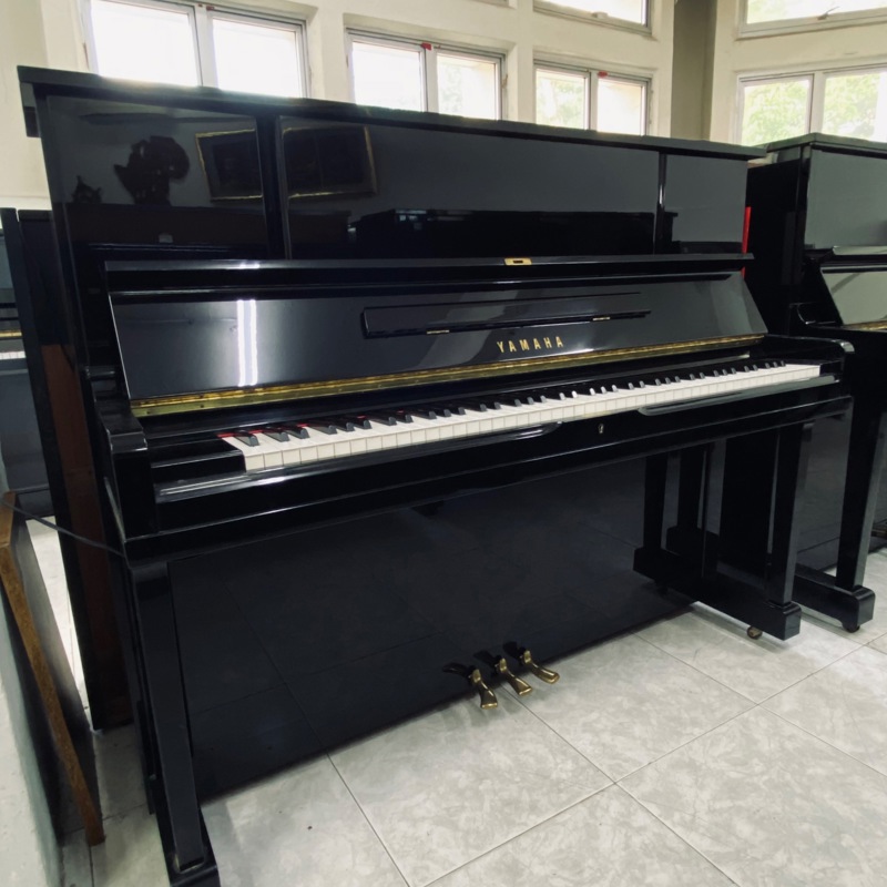 Take Over A Running Piano Business In Singapore
