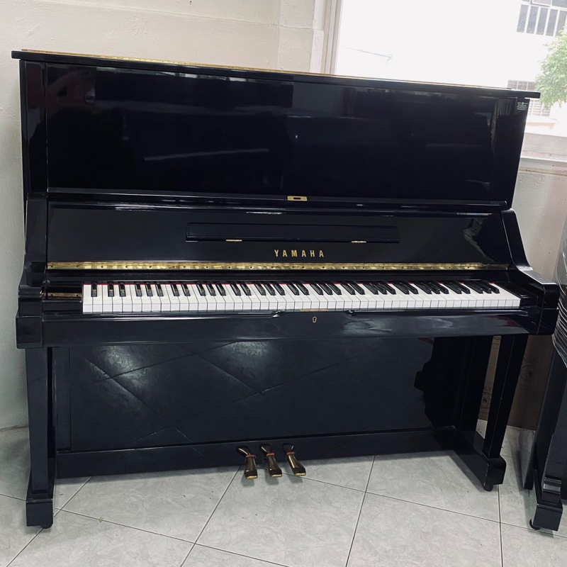Take Over A Running Piano Business In Singapore