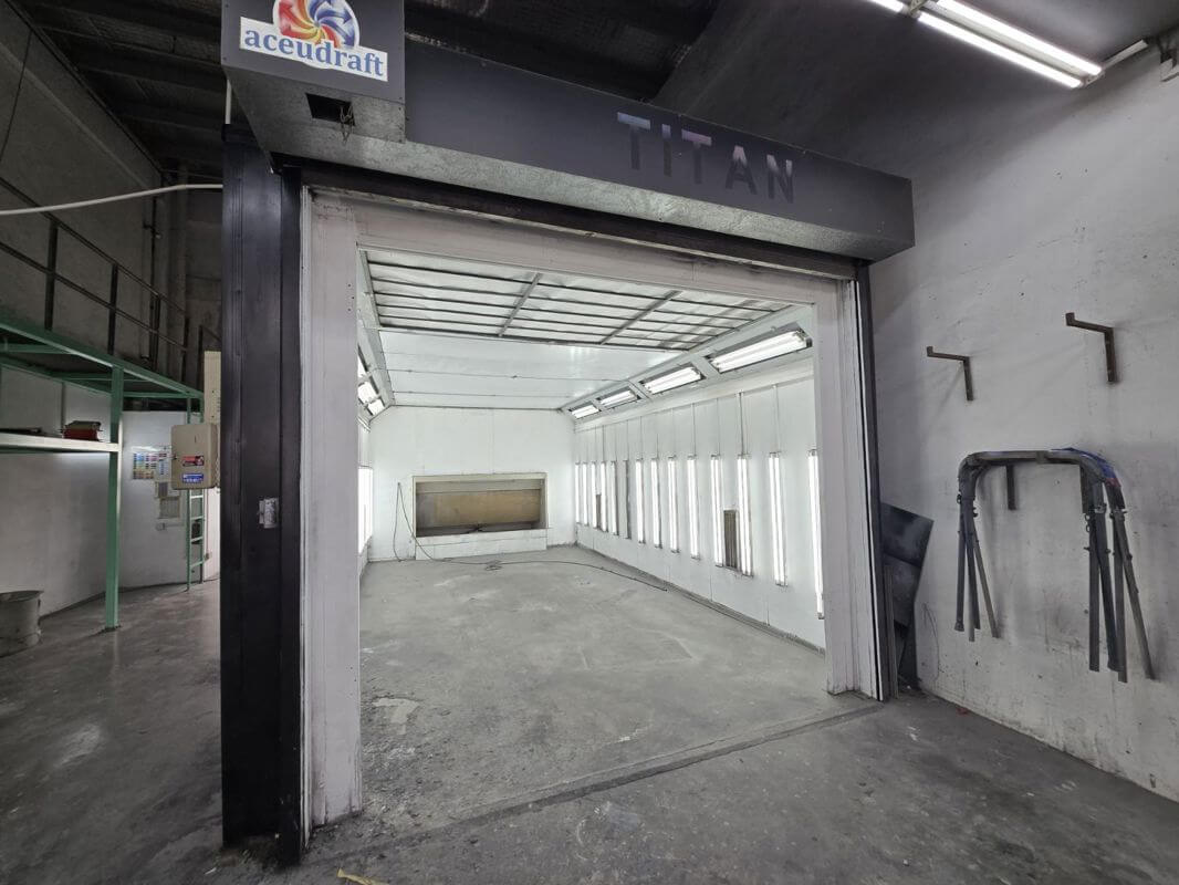 B2 Shop Unit with Spray Paint Booth for Take Over - Spraypaint Workshop