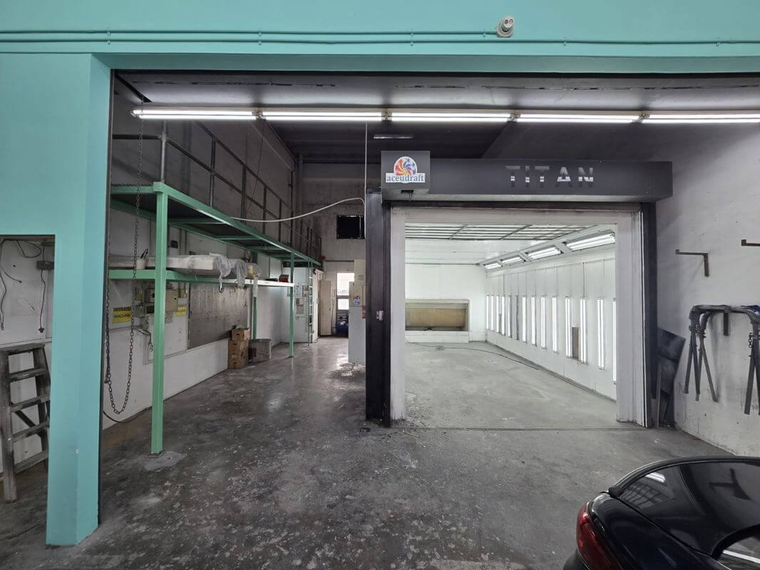 B2 Shop Unit with Spray Paint Booth for Take Over - Spraypaint Workshop