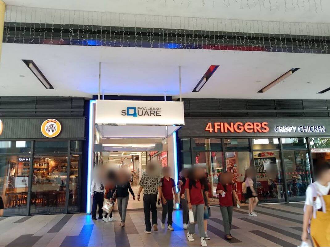 Paya Lebar MRT Profitable Fast Food Outlet For Takeover! 24Hr Operation! 巴耶利岜地铁站盈利快餐店转让！24小时营业