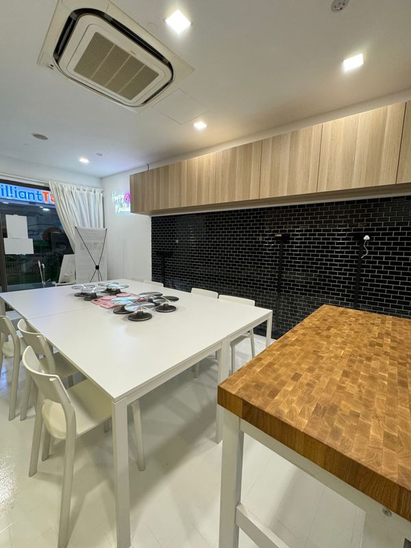Baking Studio & Sfa-Compliant Kitchen For Takeover – Move-In Ready, Prime Frontage (No Gst)