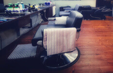 Fully fitted barbershop/salon with customer database for takeover 理发店出顶  -设备,客户齐全