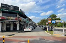 Good F&B Shophouse Frontage At Serangoon Garden.