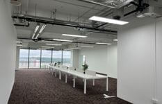 Rent: Ready-to-Take-Over Penthouse Office at Wood Square 可立即接管的木方广场顶层办公室