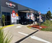 Oporto Williams Landing - Busy Drive through Location image 2