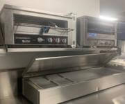 Magnificent Chicken & Chip takeaway, Gold Coast north, Near new equipment, Possible for 491 Visa! image 4